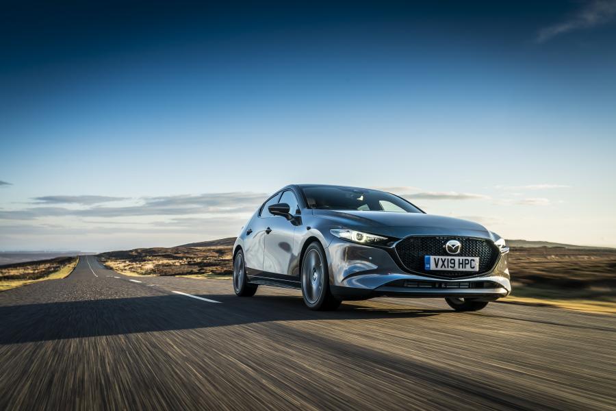  Mazda3 Skyactiv-G GT Sport Hatchback 2019 года  (UK) (фото 23 из 83)